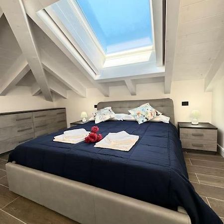 Apt. Aries - Penthouse Менаджо Екстер'єр фото