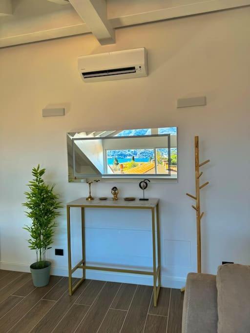 Apt. Aries - Penthouse Менаджо Екстер'єр фото